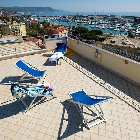 Excelsior E 3* ロアーノ